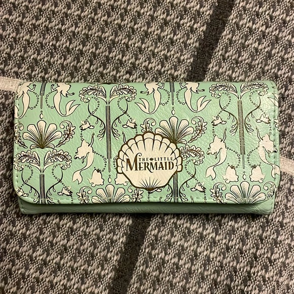 Little Mermaid Tri-Fold Loungfly - Picture 7 of 8